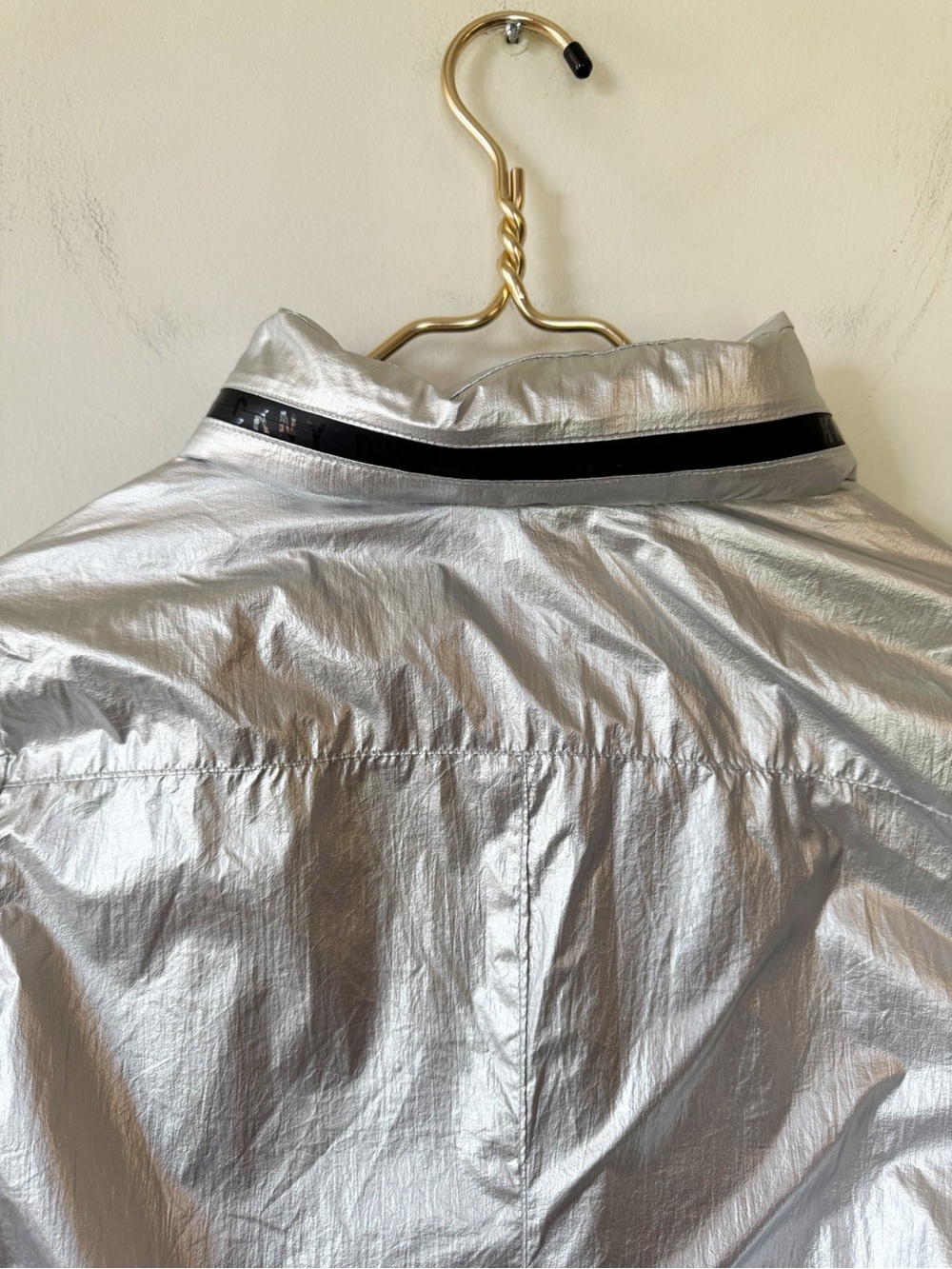 DKNY Silver Metallic Hooded Anorak Lightweight Windbreaker Rain Jacket XS - Picture 6 of 12